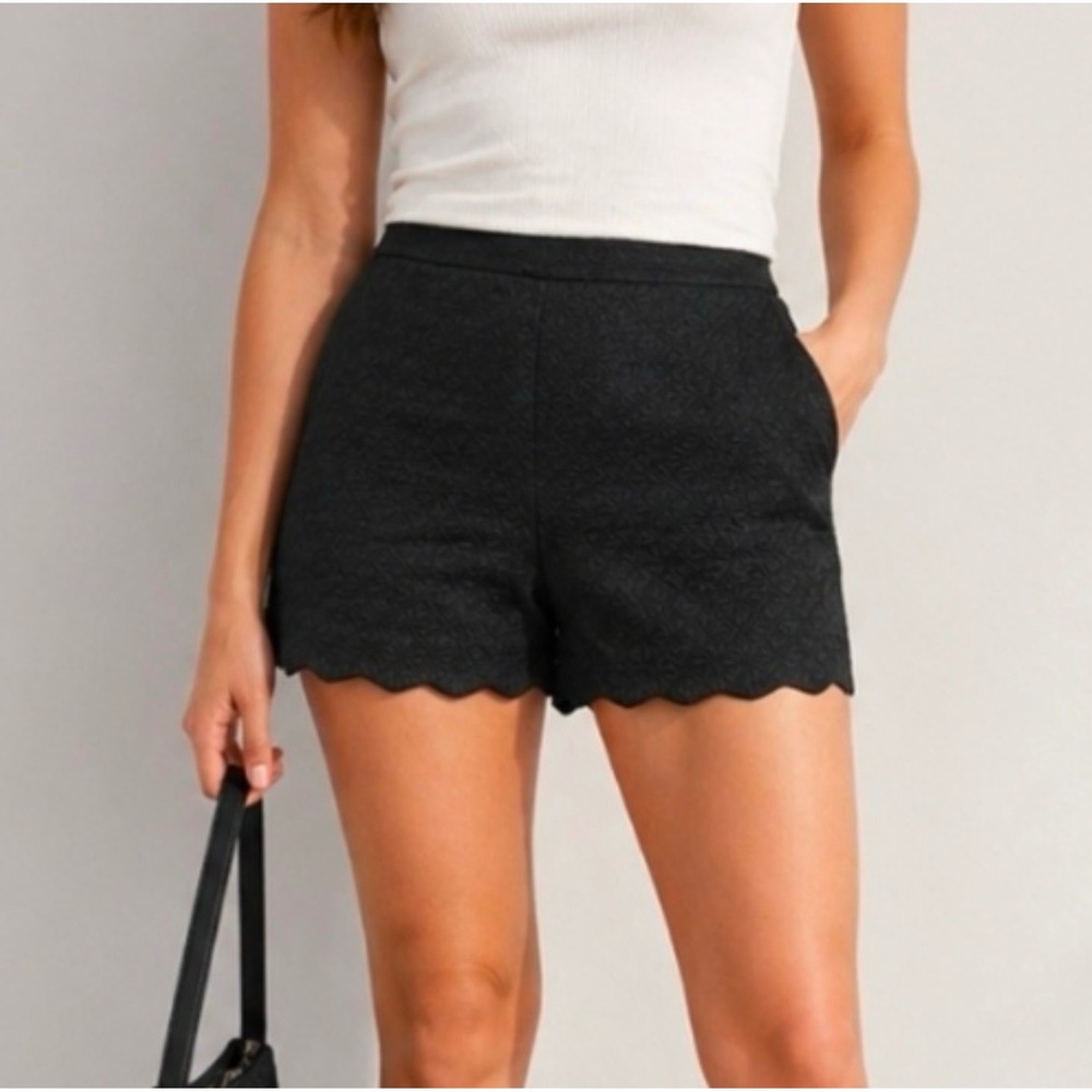 Ann Taylor Loft Black Scalloped Hem Textured Jacquard Shorts Size 0 Womens